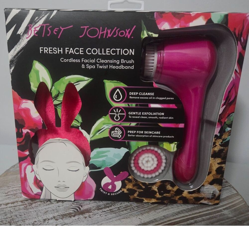BETSEY JOHNSON - Fresh Face Collection - Cleansing Brush and Spa Twist Headband